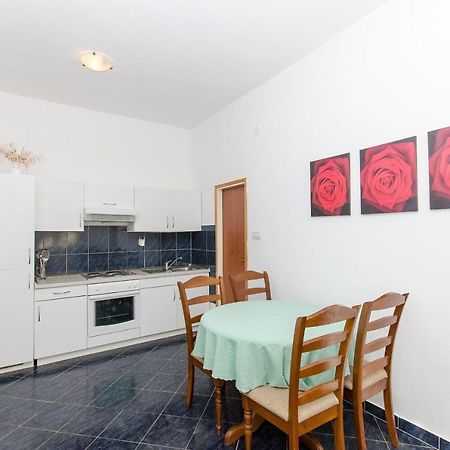 Apartments Ivanka 维斯 外观 照片