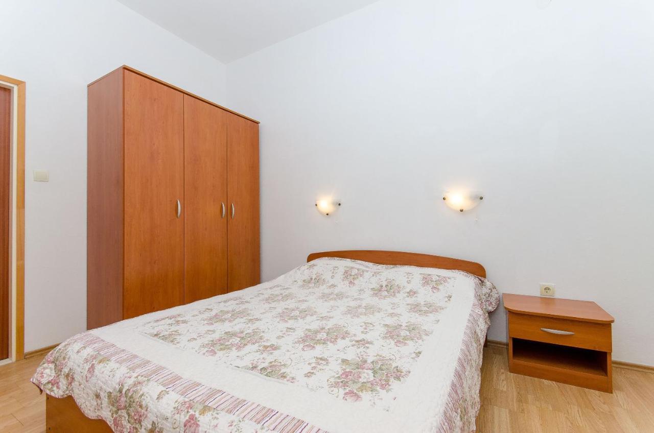 Apartments Ivanka 维斯 外观 照片